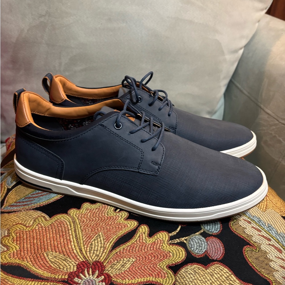 Steve Madden Jameis Men's Navy Casual Shoes
NO BOX